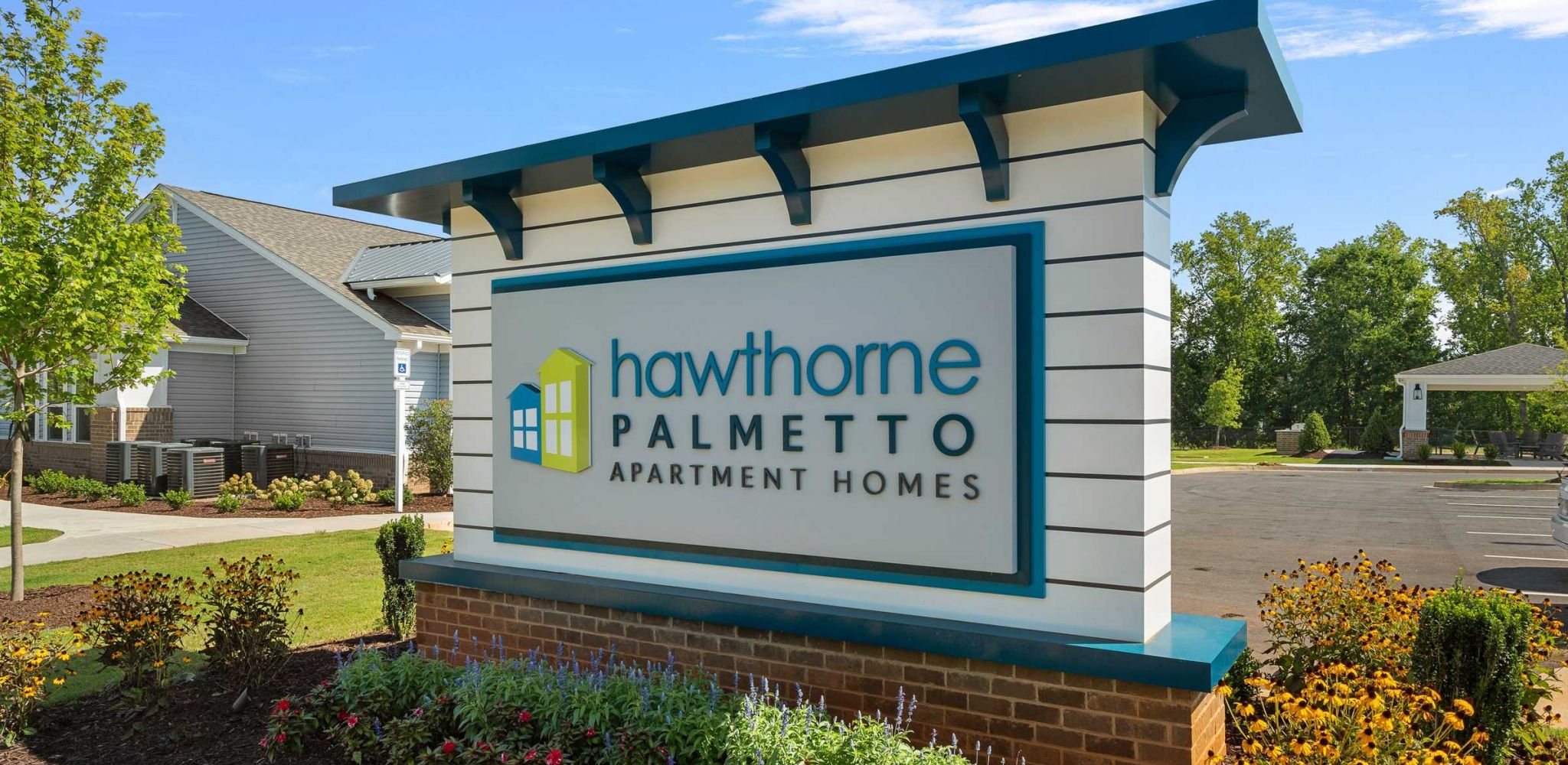 Hawthorne Palmetto apartment community exterior